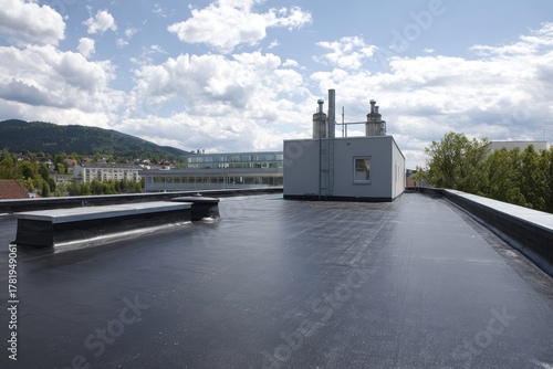 Isolated EPDM Membrane for Waterproof Terraced Roof Solutions
