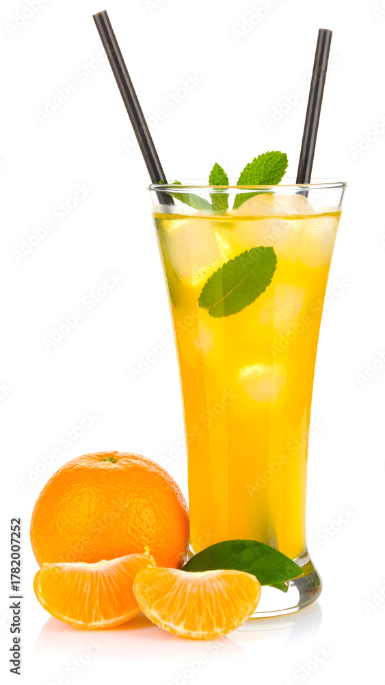 Fototapeta premium Refreshing Orange Juice Beverage with Sliced Oranges 