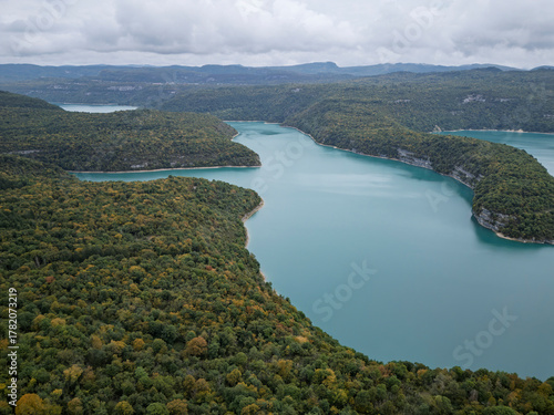 Lac de Vouglans à Cernon