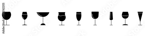 Wineglass icon vector set. alcohol drink illustration sign collection. goblet symbol. Bar logo.