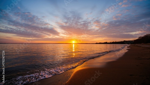 Fototapeta Naklejka Na Ścianę i Meble -  Stunning dusk by the Baltic coast