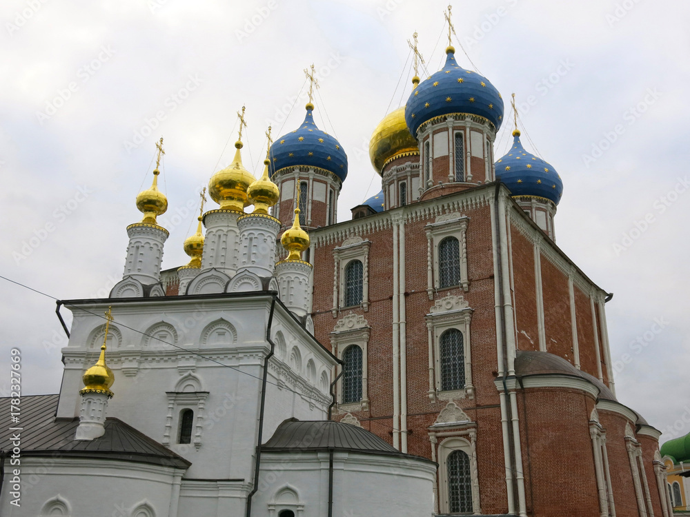 Fototapeta premium territory of the Ryazan Kremlin, Russia, in summer