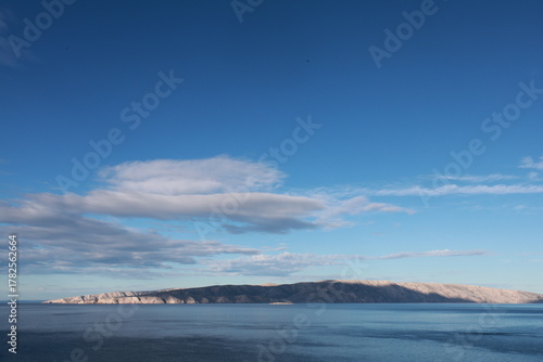 La mer et l'ile de Hvar en Croatie