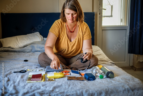 Safety organization - checking lamp operation during kit assembly