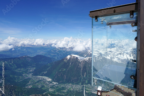 Cuadro en lienzo A transparent glass booth on the Aiguille du Midi mountain in the French Alps, n