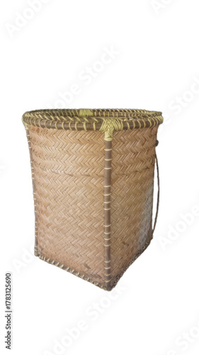Taingen is a container used to store or carry items such as rice, firewood, and food supplies from the Dayak Taman tribe.