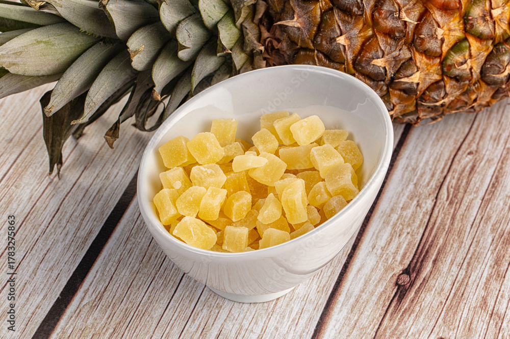 Obraz premium Dry yellow sweet pineapple candy