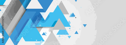 Sfondo astratto moderno con forme geometriche triangolari blu, grigie e bianche in stile vettoriale dinamico.