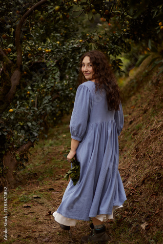 Obraz na płótnie Woman in blue deress