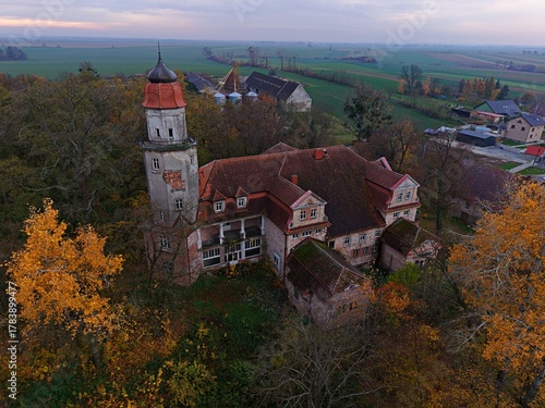 Fototapeta Naklejka Na Ścianę i Meble -  manor house Poland drone shot