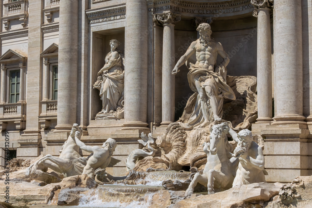 Obraz premium Fontanna di Trevi (wł. Fontana di Trevi) – najbardziej znana barokowa fontanna w Rzymie