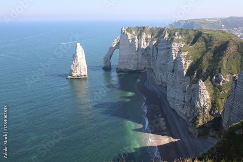 Foto Falaises et aiguille d’Étretat sur la côte normande