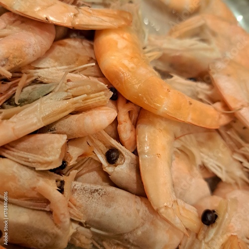 fresh shrimps on the market