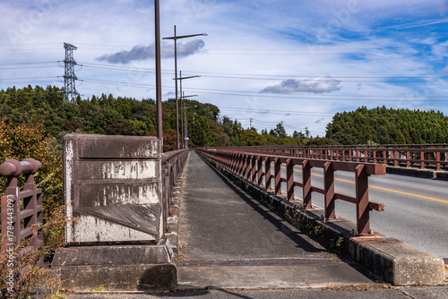 栃木県の那須大橋から見た紅葉の風景