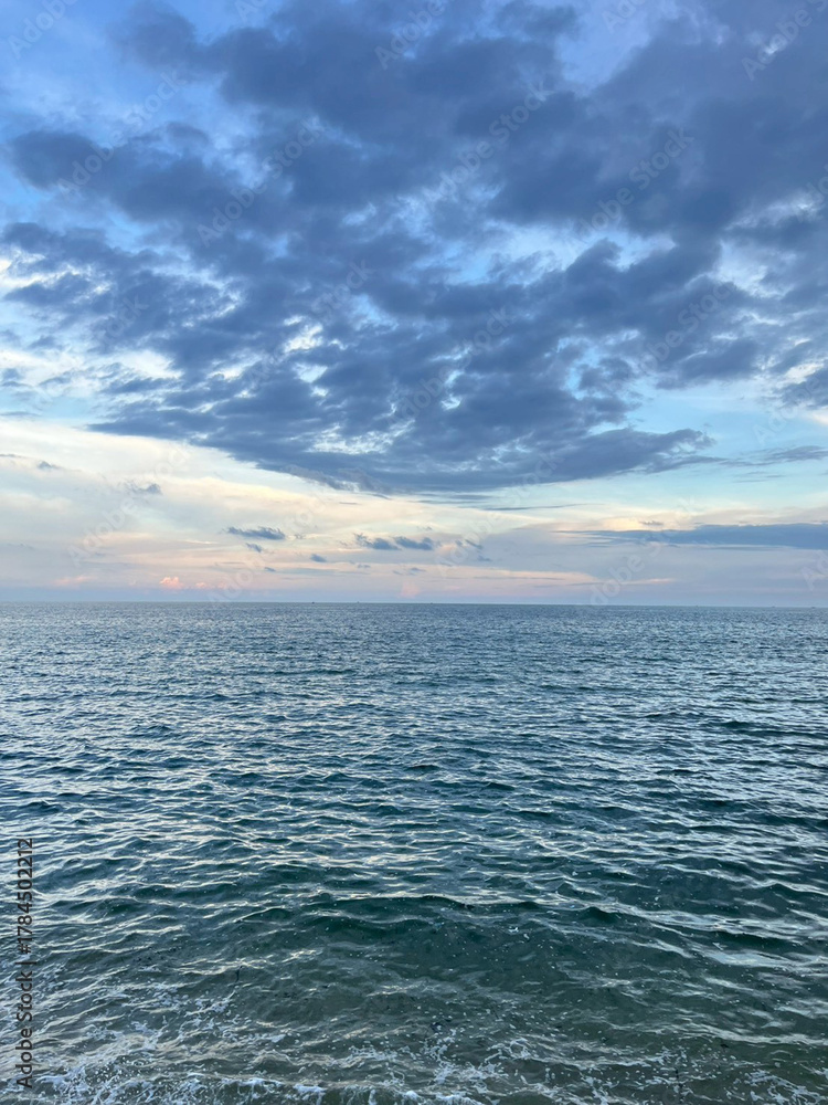 Obraz premium sunset over sea