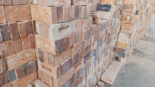 Foto Stack of foundation stones and refractory fire bricks for industrial and building applications