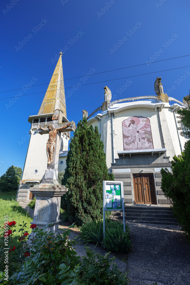 Obraz premium Church of the Holy Spirit with cross in Mula