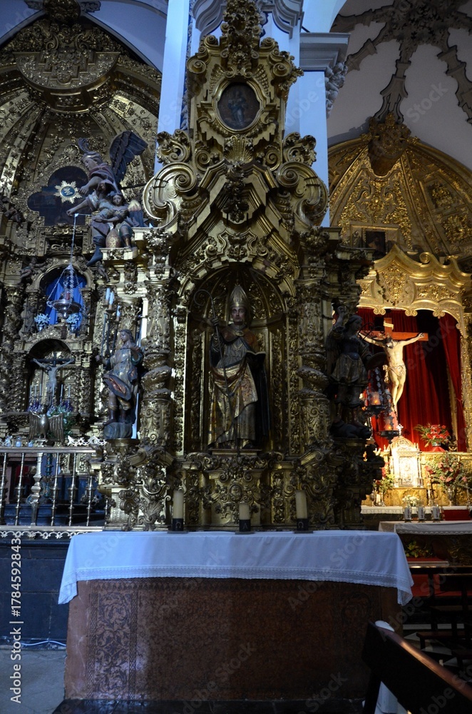 Obraz premium Cordoba, Spain 03.27.2019: Interior of the church of San Francisco and San Eulogio, Cordoba
