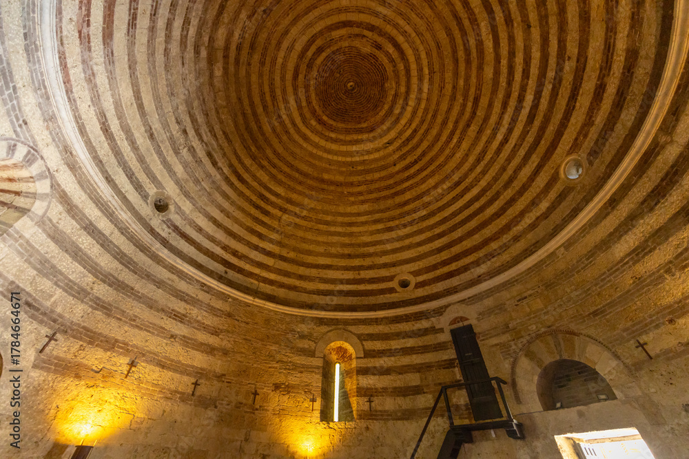 Fototapeta premium Dome interior with striped pattern in Chiusdino, Tuscany