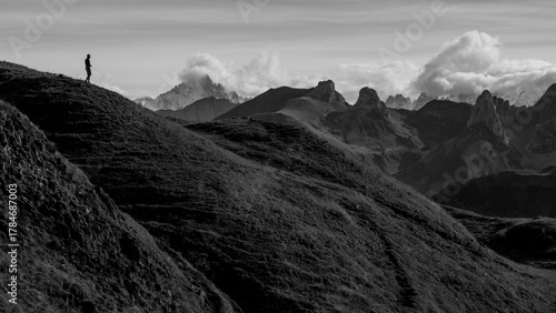 Panorama sur le massif du Mont-Blanc depuis le lac de Peyre dans la chaîne du Bargis du massif des Bornes en Haute Savoie en France
