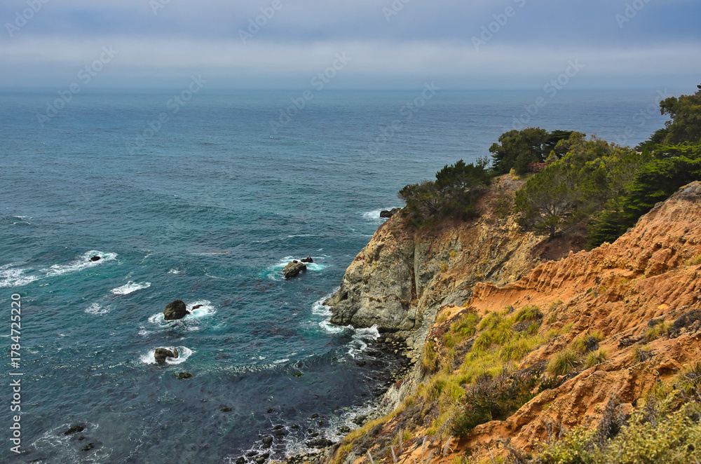 Fototapeta premium Big Sur California layered cliffs Pacific Ocean coastal geology