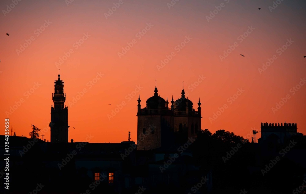 Fototapeta premium Sunset in Porto, Portugal