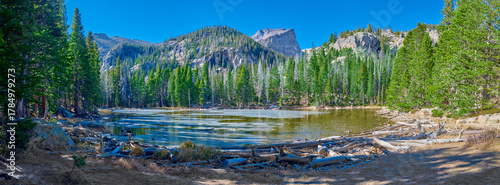 Quadro em tela Nymph Lake at the Rocky Mountain National Park.