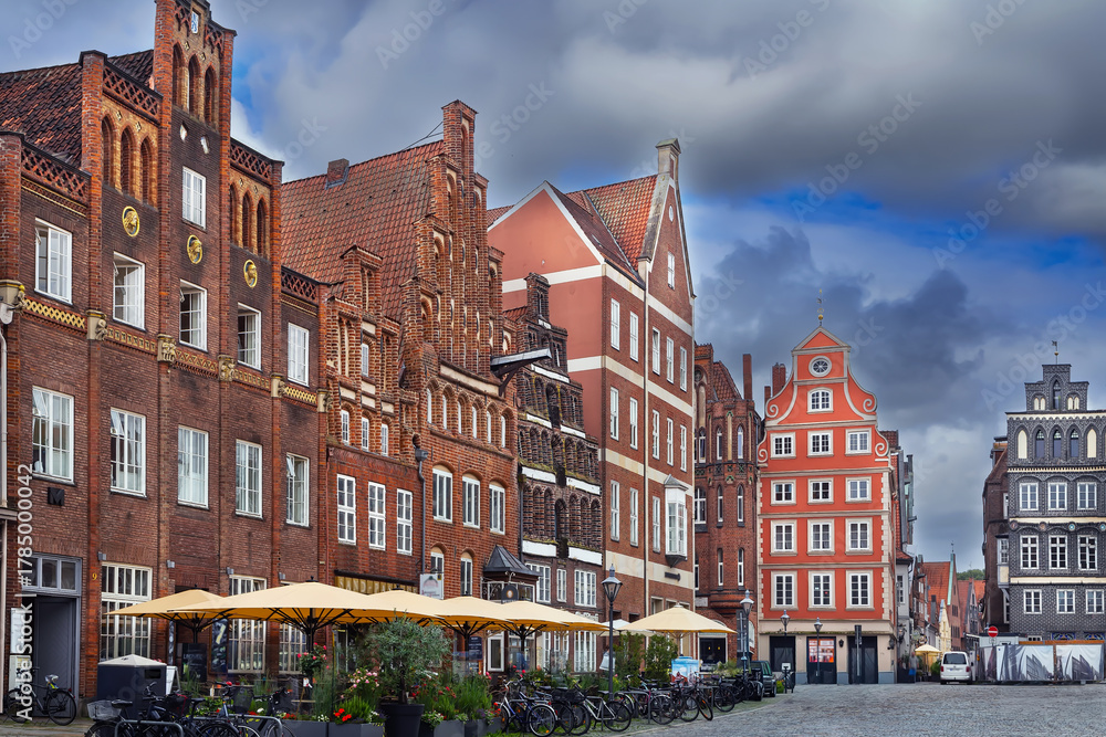 Fototapeta premium Am Sande Square in Luneburg, Germany