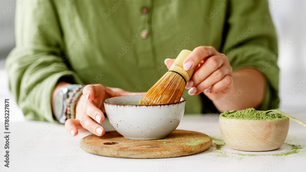 Obraz premium Making Matcha Tea Process