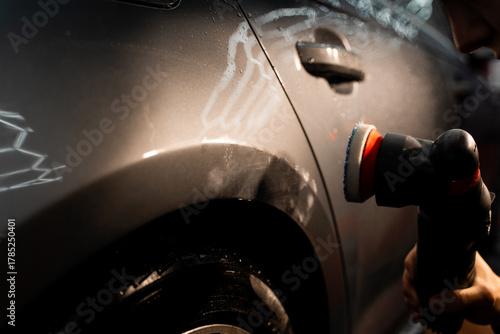 Slika na platnu Deep paint correction removes oxidation and scratches