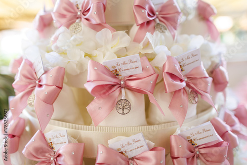 flower, gift, celebration, communion, party favor, sugared-almond, party, sweet, bow, almond, wedding, comfit, confection, sugar, background, ribbon, baptism, religion, colours, event, decoration, chi