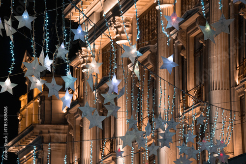 Canvastavla Regent Street Historic Palladian Style Facades, Festive Star-Shaped Decorations,