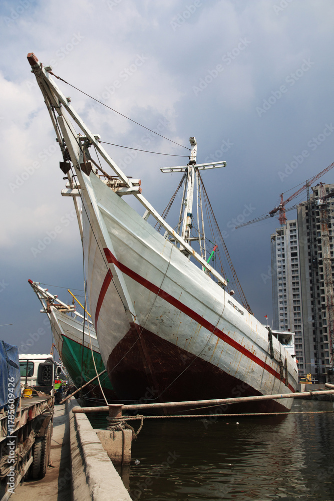 Fototapeta premium Jakarta, Indonesia - 29 Jul 2016. The cargo port in Jakarta city