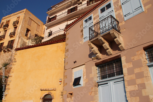 Fototapeta Naklejka Na Ścianę i Meble -  habitation buildings in chania in crete in greece
