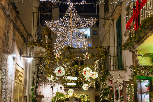 Luminarie e Tradizione: Il Fascino del Natale nel Borgo antico di Locorotondo - Valle D'Itria, Bari, Puglia, Italy