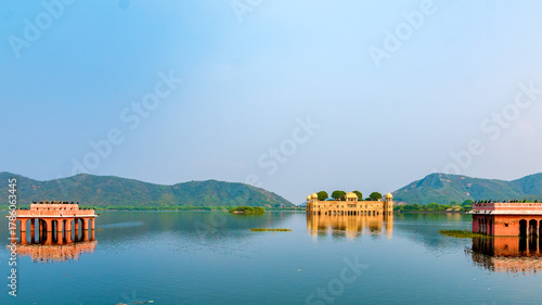 Canvas Print Evening photograph of Jal Mahal, the water palace, is located in the Pink City o