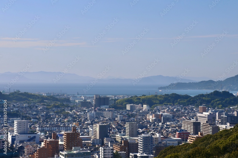 Obraz premium 松山城からの眺望・西方面(愛媛県・松山市)