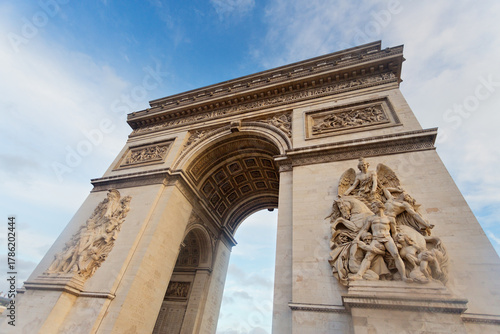Panoramic view of Arc de Triomphe de l’Étoile in Paris, France