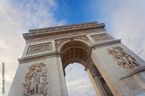 Panoramic view of Arc de Triomphe de l’Étoile in Paris, France