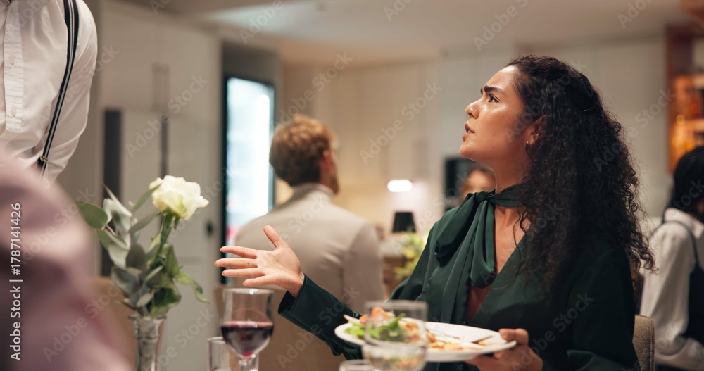 Φωτογραφία Complain, food and unhappy woman in restaurant for hospitality or service disappointment
