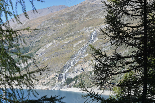 cascade de la sassière - bois de la laye