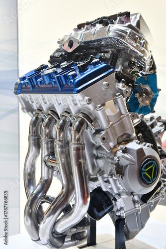 モーターサイクルの水素エンジン