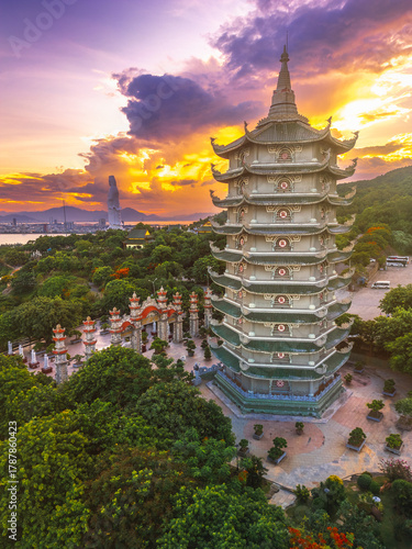 Quadro su tela Sunset Over Linh Ung Pagoda Tower With Scenic Coastal View In Da Nang Vietnam