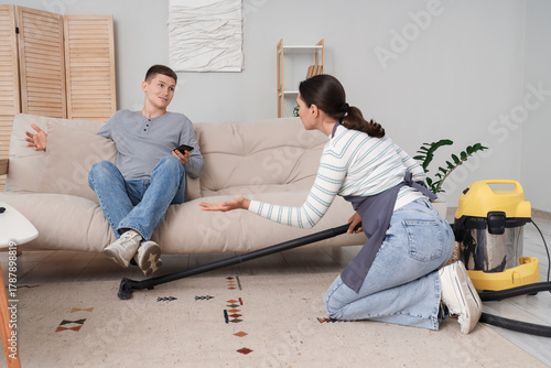Lazy husband quarreling wit...