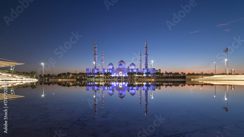 Photography Sheikh Zayed Grand Mosque in Abu Dhabi day to night timelapse after sunset, UAE