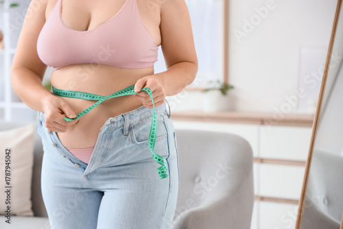 Young overweight woman in t...