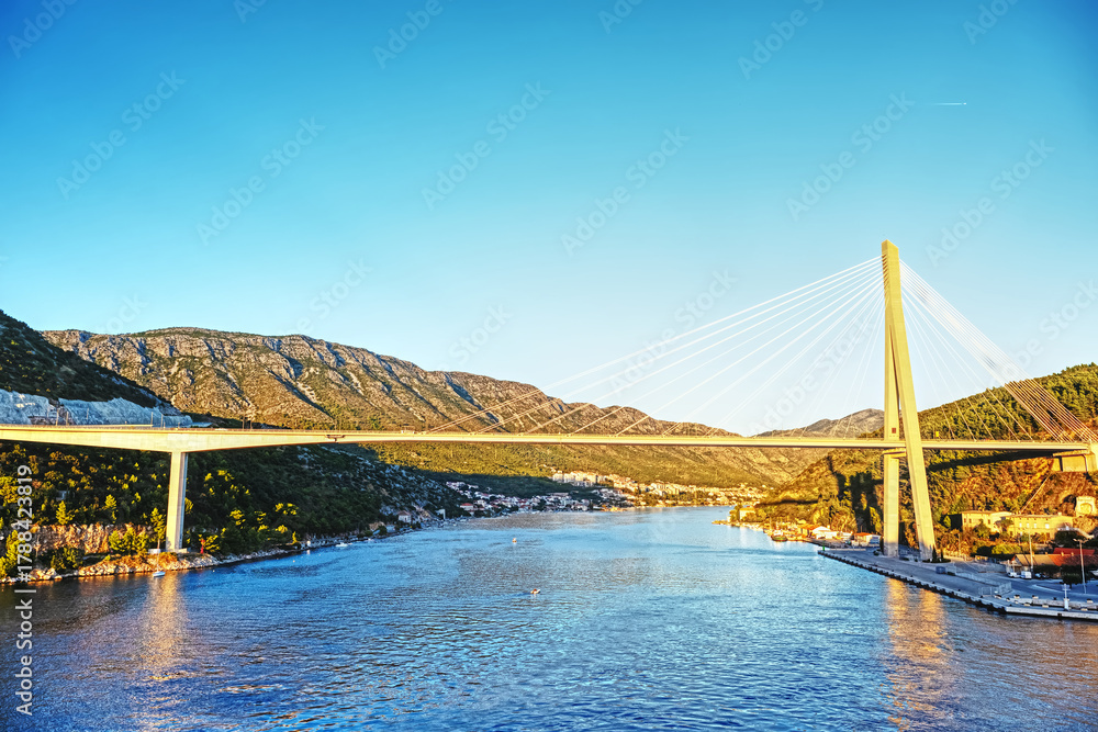 Obraz premium The cable-stayed bridge carrying the D8 state road at the western approach to Dubrovnik, Croatia across the Rijeka Dubrovačka