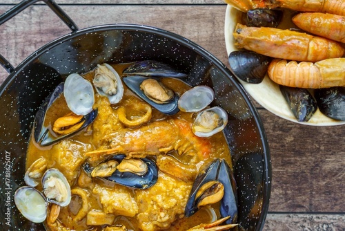 Photos Zarzuela de pescado, a stew of various fish and seafood that is very typical in the kitchens of the northern part of the Spanish Levante region