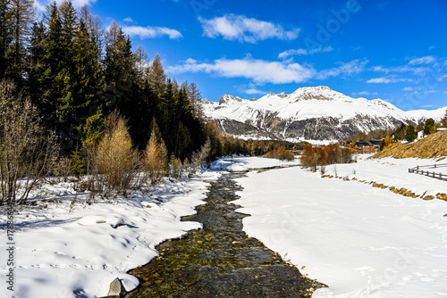 Pontresina, Berninabach, Berninapass, Val Bernina, Winter, Wintersport, Wanderweg, Langlauf, Langlaufloipe, Oberengadin, Graubünden, Alpen, Schweiz