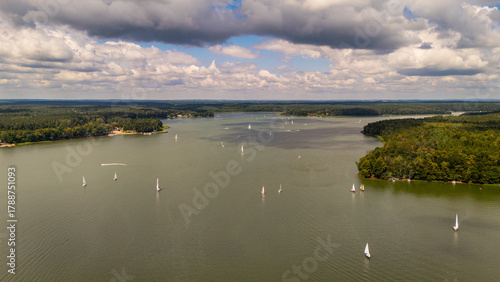 Fototapeta Naklejka Na Ścianę i Meble -  Mazury - Wiosenny rejs 2026 - jezioro Bełdany weekend